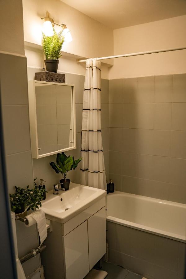 Modern 1 Bedroom Apartment In Bucharest Center! Eksteriør bilde